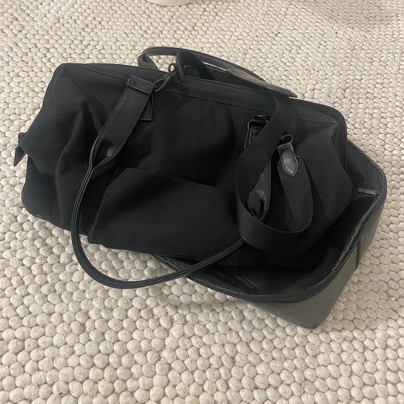 Beis Convertible Weekender Bag - Picture 1 of 13